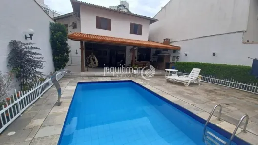Casa com 5 Quartos à venda, 250m² no Jardim Las Palmas, Guarujá