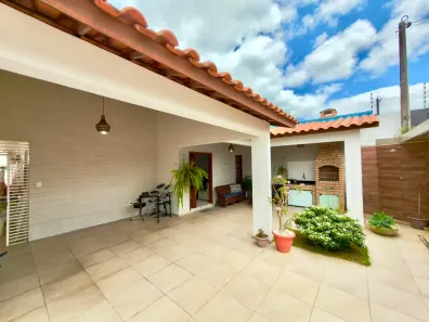 Casa com 3 Quartos à venda, 144m² no Boa Vista, Caruaru