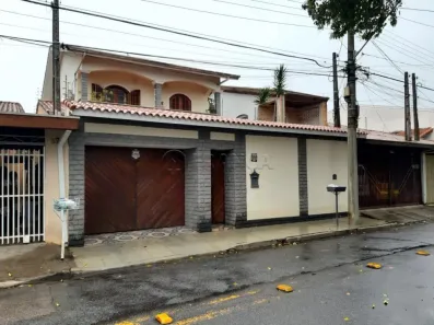 Sobrado com 5 Quartos à venda, 213m² no Jardim Ismênia, São José dos Campos