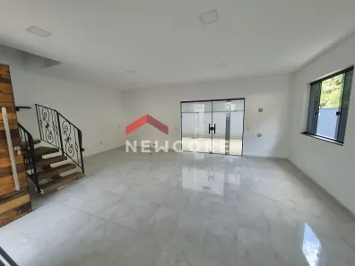 Sobrado com 3 Quartos à venda, 138m² no América, Joinville