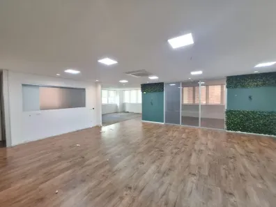 Sala Comercial para alugar, 133m² no Consolação, São Paulo