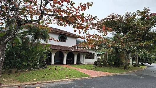 Casa de Condomínio com 7 Quartos à venda, 500m² no Tabatinga, Caraguatatuba