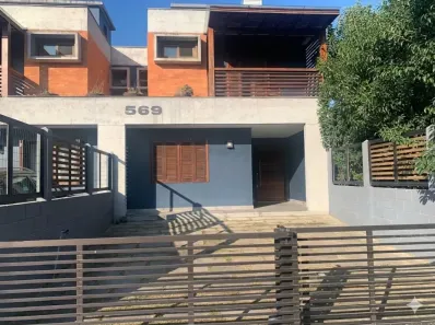 Sobrado com 3 Quartos para venda ou aluguel, 130m² no Centro, Garopaba