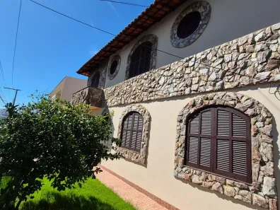 Casa com 5 Quartos à venda, 208m² no Barreiros, São José