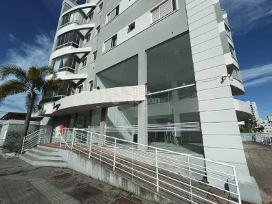 Sala Comercial para alugar, 121m² no Dehon, Tubarão