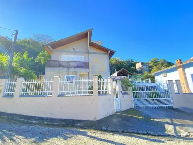 Casa com 2 Quartos para alugar, 195m² no Sambaqui, Florianópolis