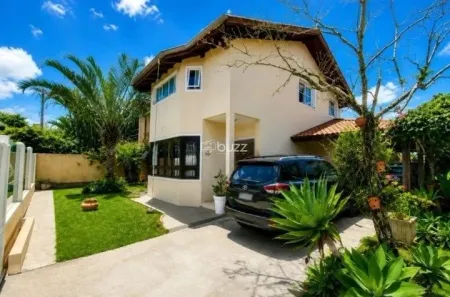 Casa com 4 Quartos para alugar, 450m² no Campeche, Florianópolis