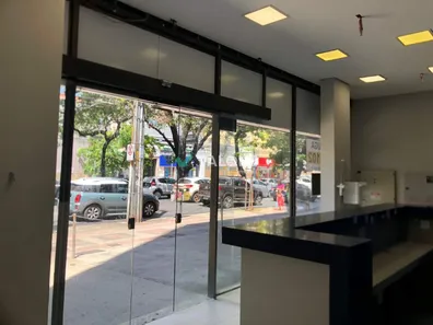 Ponto Comercial para alugar, 748m² no Santa Efigênia, Belo Horizonte