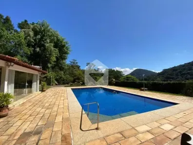 Casa com 8 Quartos à venda, 400m² no Itaipava, Petrópolis