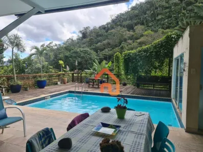 Casa de Condomínio com 3 Quartos à venda, 330m² no Itacoatiara, Niterói