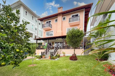 Casa de Condomínio com 4 Quartos para alugar, 298m² no Várzea, Teresópolis