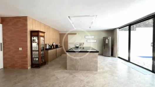 Casa de Condomínio com 3 Quartos à venda, 230m² no Picollo Villaggio, Louveira
