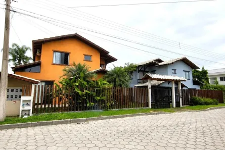 Casa com 2 Quartos à venda, 130m² no Mariscal, Bombinhas