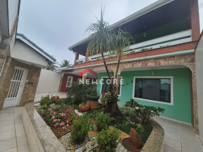Sobrado com 4 Quartos à venda, 307m² no Balneário Stella Maris, Peruíbe
