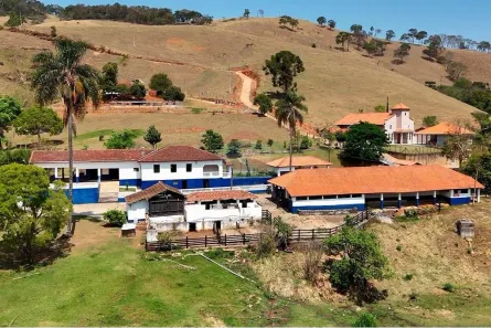 Fazenda/Sítio com 6 Quartos à venda, 420m² no , Camanducaia