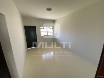 Casa de Condomínio com 3 Quartos para alugar, 180m² no Umuarama, Uberlândia