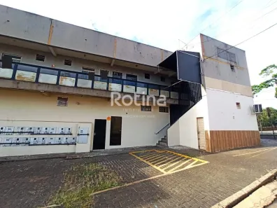 Sala Comercial para alugar, 32m² no Tabajaras, Uberlândia
