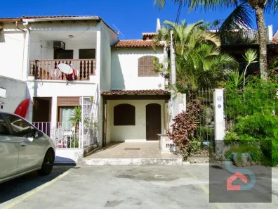 Casa de Condomínio com 2 Quartos à venda, 51m² no Palmeiras, Cabo Frio