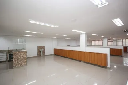 Prédio Comercial para alugar, 2600m² no Barro Preto, Belo Horizonte