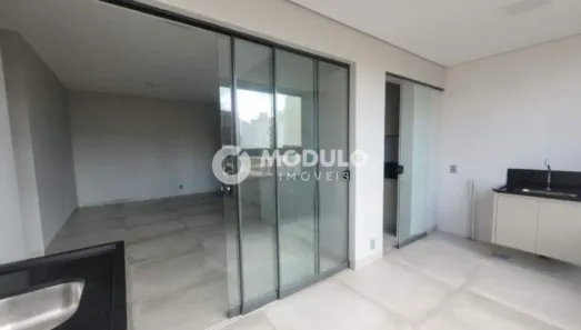 Apartamento com 3 Quartos para alugar, 95m² no Osvaldo Rezende, Uberlândia