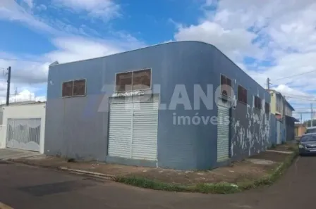 Galpão/Depósito/Armazém para alugar, 216m² no Jardim São João Batista, São Carlos