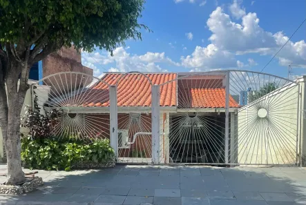 Casa com 2 Quartos à venda, 182m² no Parque Brasília, Jundiaí