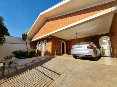 Casa com 3 Quartos à venda, 212m² no Chácara Machadinho II, Americana