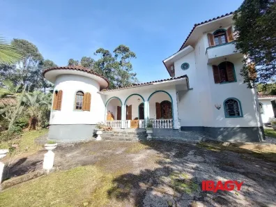 Casa com 4 Quartos para alugar, 420m² no Itacorubi, Florianópolis