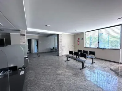 Ponto Comercial para alugar, 990m² no Daniel Fonseca, Uberlândia
