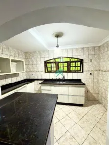 Sobrado com 3 Quartos à venda, 315m² no Vila Vitória, Santo André