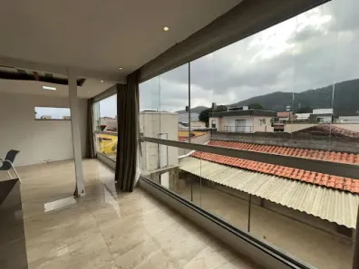 Casa com 5 Quartos à venda, 210m² no Piratininga, Niterói