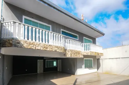 Casa com 5 Quartos para alugar, 264m² no Polo Centro, Foz do Iguaçu
