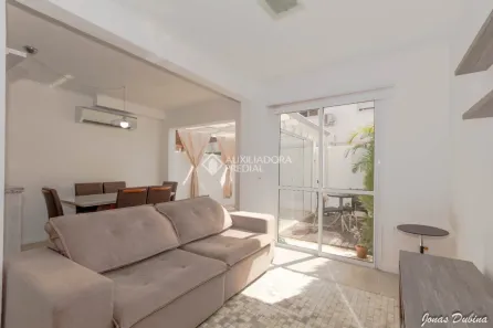 Casa de Condomínio com 3 Quartos para alugar, 149m² no Estância Velha, Canoas