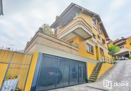 Casa com 3 Quartos à venda, 210m² no Jardim Isabel, Porto Alegre