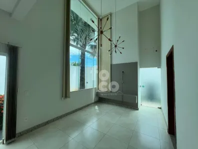 Casa com 3 Quartos à venda, 240m² no Cidade Jardim, Uberlândia