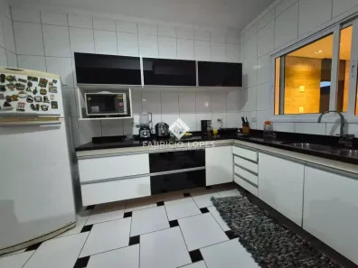 Casa de Condomínio com 3 Quartos para alugar, 190m² no Jardim Crystal Park, Jacareí