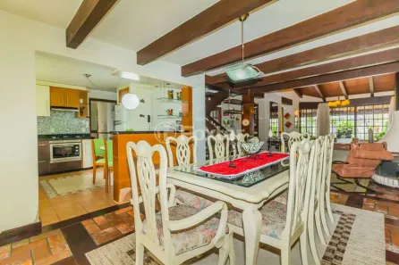Casa com 5 Quartos à venda, 238m² no Ipanema, Porto Alegre