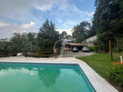 Casa com 3 Quartos para alugar, 200m² no Caraguatá, Mairiporã