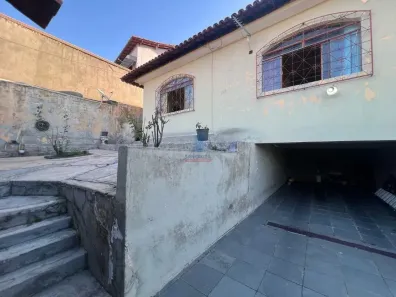 Casa com 3 Quartos à venda, 140m² no Betânia, Contagem