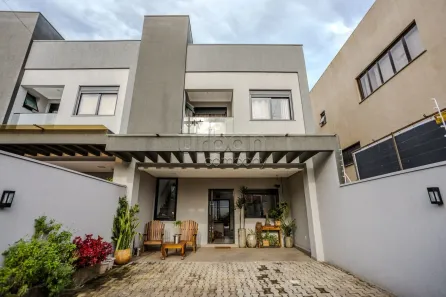 Sobrado com 3 Quartos à venda, 138m² no Igara, Canoas