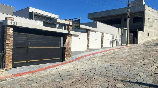Casa com 3 Quartos à venda, 230m² no Jaraguá Esquerdo, Jaraguá do Sul