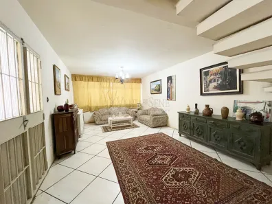 Casa com 4 Quartos à venda, 228m² no Centro, São José dos Campos