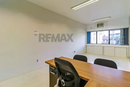 Sala Comercial à venda, 38m² no Passo da Areia, Porto Alegre