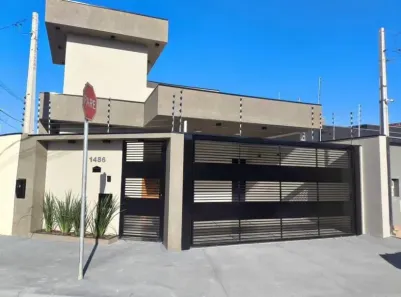 Sobrado com 3 Quartos à venda, 260m² no Jardim Tropical, Maringá