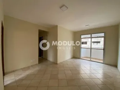 Apartamento com 3 Quartos para alugar, 80m² no Nossa Senhora das Graças, Uberlândia