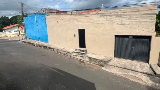 Casa com 2 Quartos para alugar, 90m² no Santa Maria, Teresina
