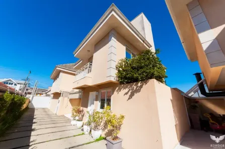 Casa de Condomínio com 3 Quartos à venda, 150m² no Santa Felicidade, Curitiba