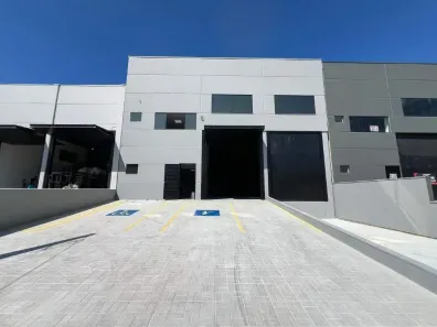 Galpão/Depósito/Armazém para alugar, 660m² no Pachecos, Palhoça