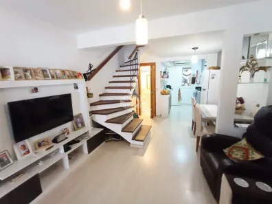 Casa de Condomínio com 2 Quartos à venda, 65m² no Rio Branco, Canoas
