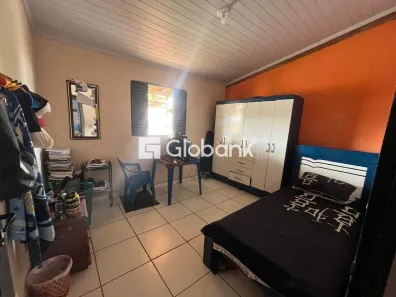Casa com 8 Quartos à venda, 300m² no Alcides Rabelo, Montes Claros